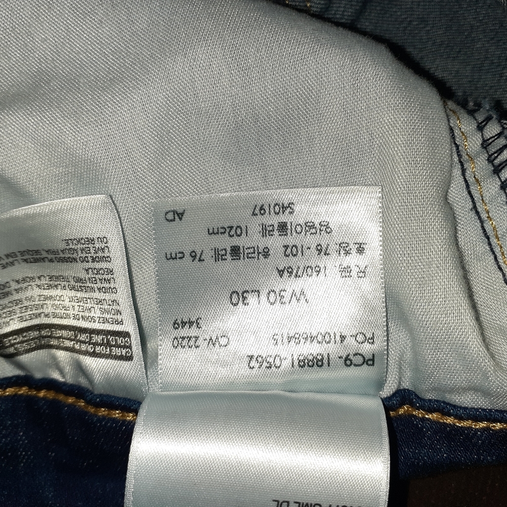 Levis - Picture 6 of 7